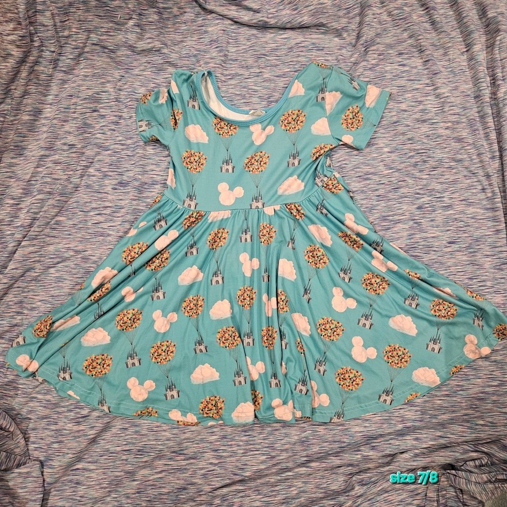Disney castle and ballons dress size 7/8